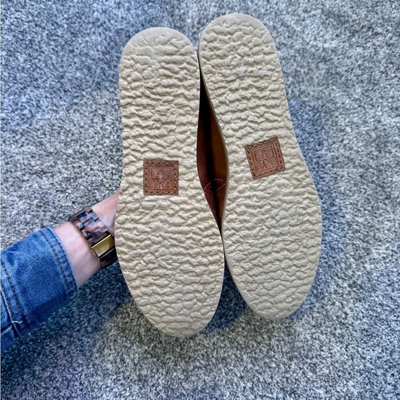 EUC Frye Brown Leather Flats Sz 7.5 - Picture 4 of 4